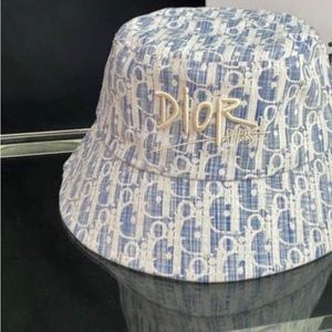 Christian Dior bucket hat
